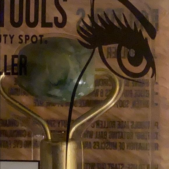 ✨Jade facial roller🦋 - Picture 8 of 8